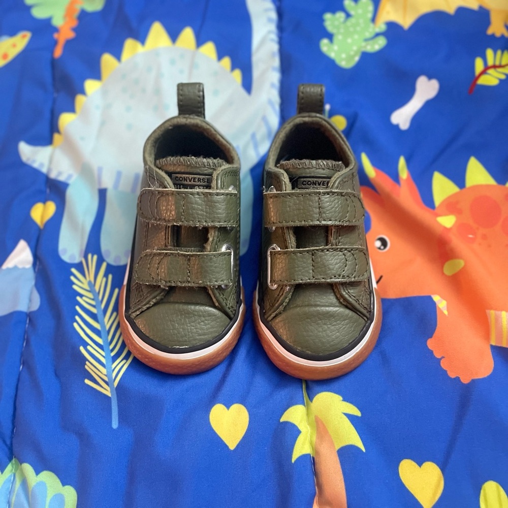 Converse Green Sneakers with Velcro Straps and Rubber Sole